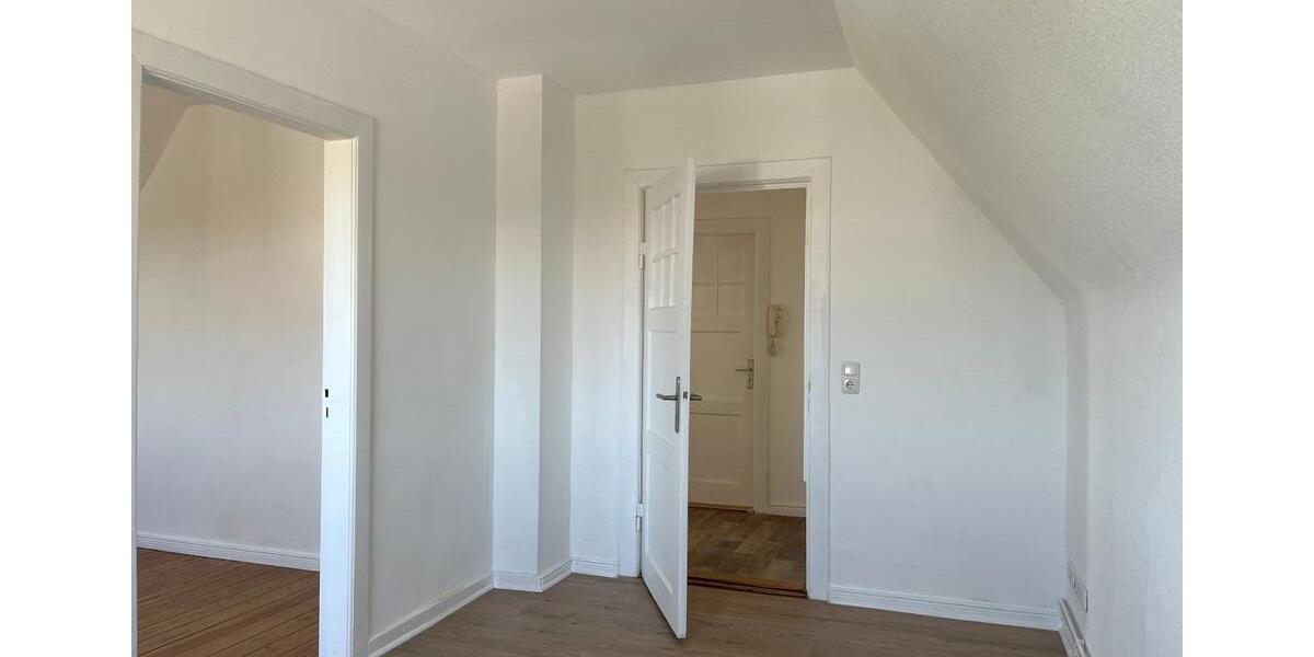 Dachgeschoßwohnung Eutin - 2 Zimmer, 36 m&sup2;, 420&euro; | Angebot:26412532