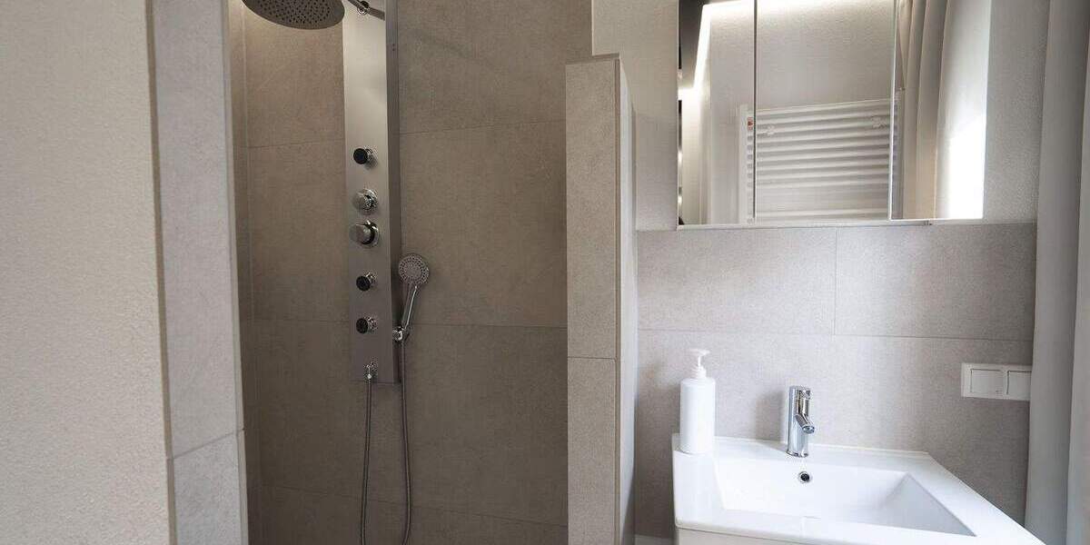 Einfamilienhaus Heustreu - 8 Zimmer, 197 m&sup2;, 489.000&euro; | Angebot:25690293