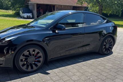 Tesla Model Y 64.800 km 35.490 &euro; Alsdorf 52477