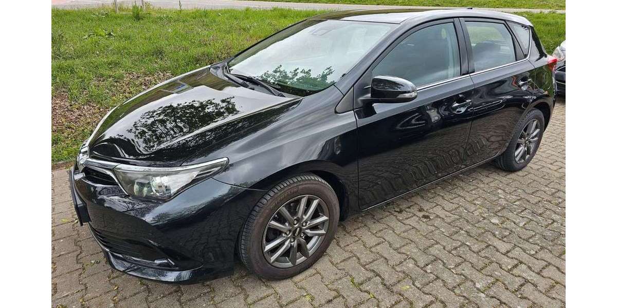 Toyota Auris 93.800 km 10.890 &euro; Herbrechtingen 89542