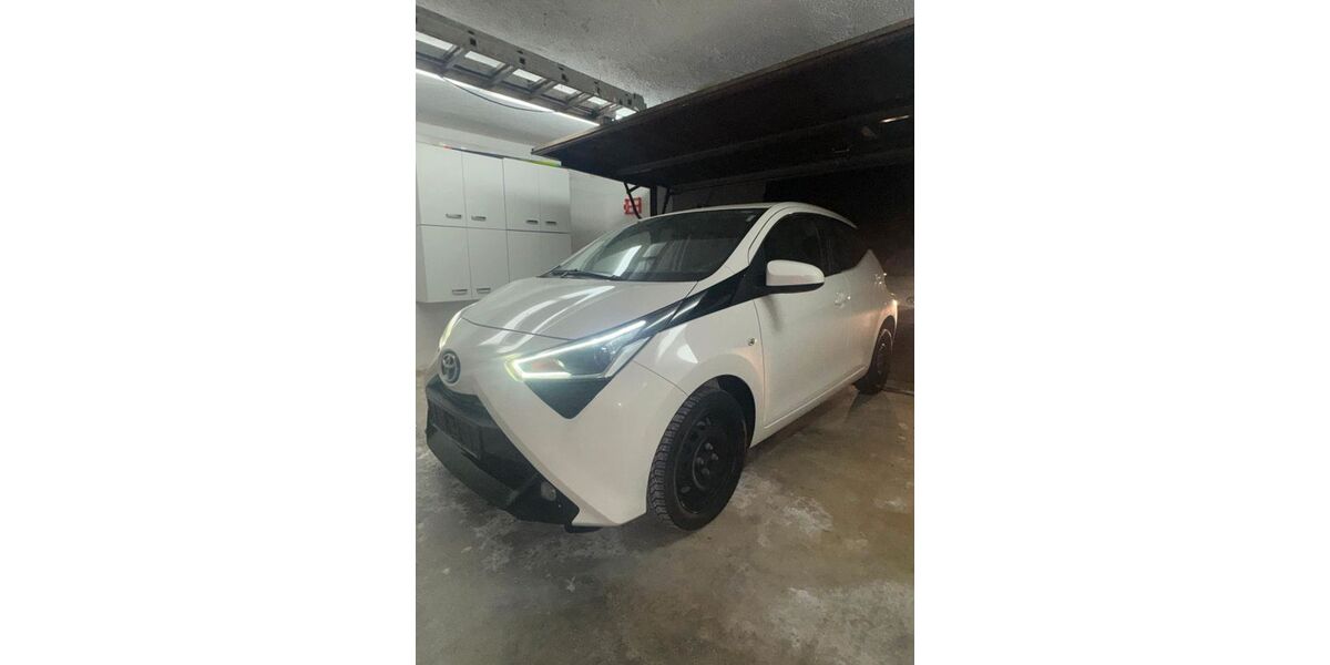 Toyota Aygo (X) 109.281 km 10.790 &euro; München 81476