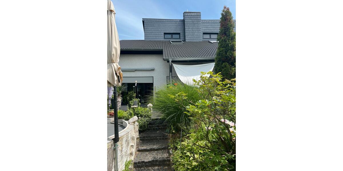 Doppelhaushälfte Rüsselsheim am Main - 7 Zimmer, 257 m&sup2;, 999.999&euro; | Angebot:26415390