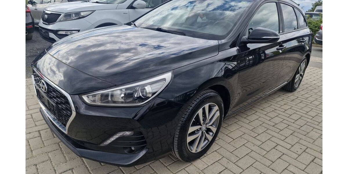 Hyundai i30 100.496 km 10.950 € Calden 34379