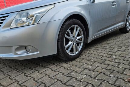 Toyota Avensis 330.000 km 3.300 &euro; Rheinberg 47495