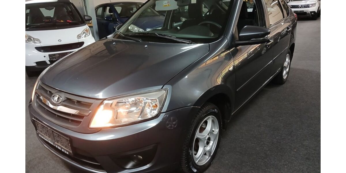 Lada Granta 82.000 km 5.200 &euro; Rüsselsheim 65428