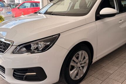 Peugeot 308 49.731 km 11.790 &euro; Grefrath-Oedt 47929