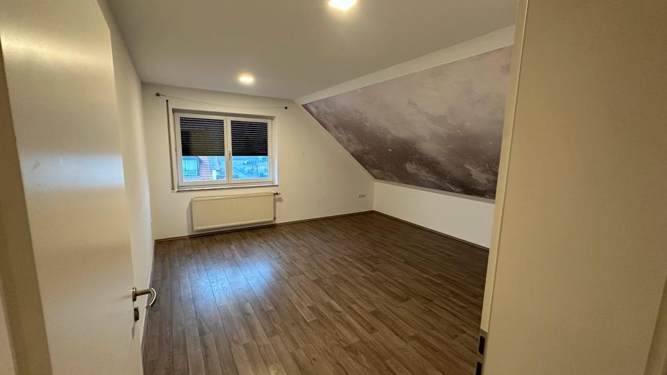 Etagenwohnung Blankenhain - 4 Zimmer, 125 m&sup2;, 900&euro; | Angebot:26319721