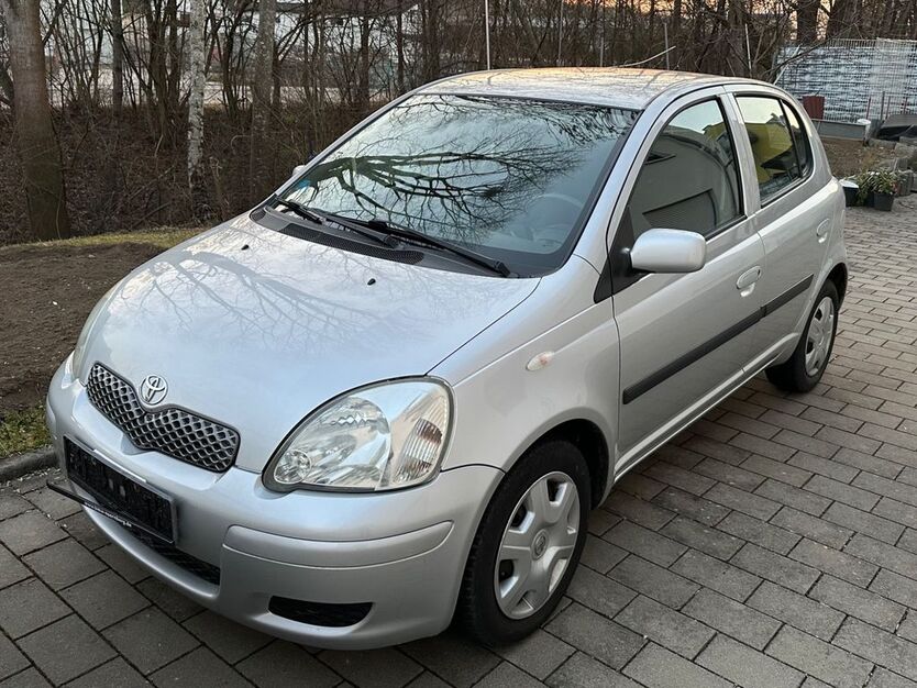 Toyota Yaris 159.000 km 2.800 € Aalen 73431