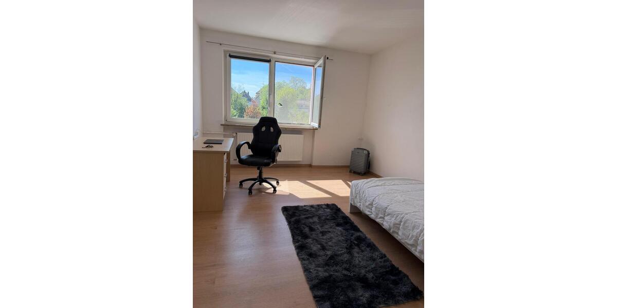 Etagenwohnung Cham - 4 Zimmer, 100 m&sup2;, 640&euro; | Angebot:26416865