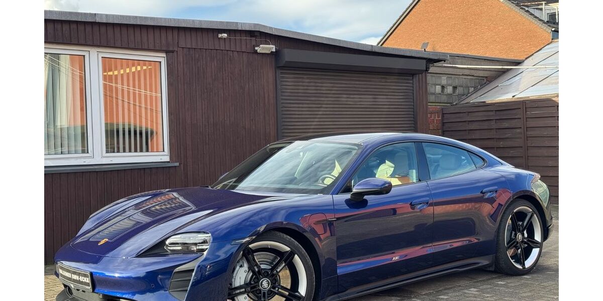 Porsche Taycan 11.000 km 64.900 &euro; Duisburg 47179