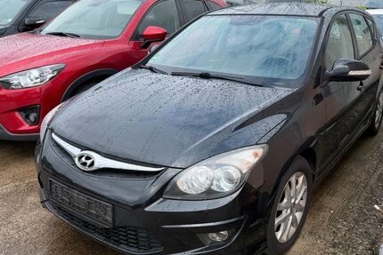 Hyundai i30 180.000 km 2.900 &euro; Bruchsal 76646