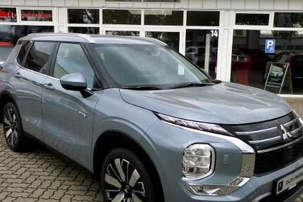 Mitsubishi Outlander 2.000 km 48.950 € Dessau 06847