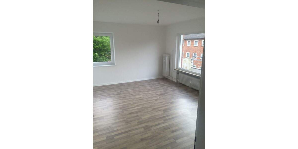 4-ZW in der Bredstedter Straße 18 in Rendsburg zu vermieten! OTTO STÖBEN GmbH 4 zimmer