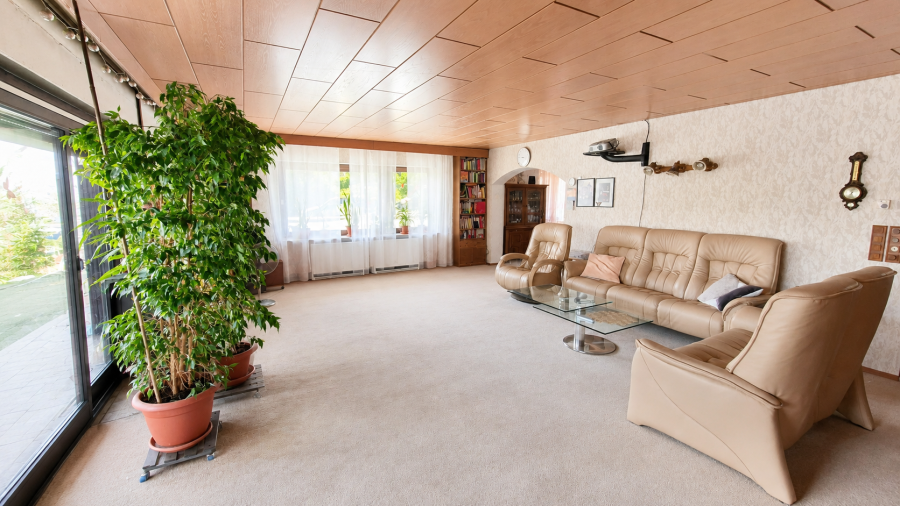Provisionsfrei* Zweifamilienhaus mit 231 m², Ausbaupotenzial & Doppelgarage — provisionsfrei in Keltern-Weiler - Mehrfamilienhaus, Wohnhaus Keltern | Angebot:27113628