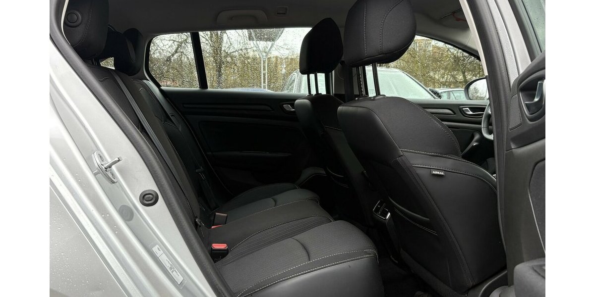 Renault Megane IV Grandtour Business Edition NAVI/PDC 18.665 km 16.900 &euro; Villingen-Schwenningen 78054