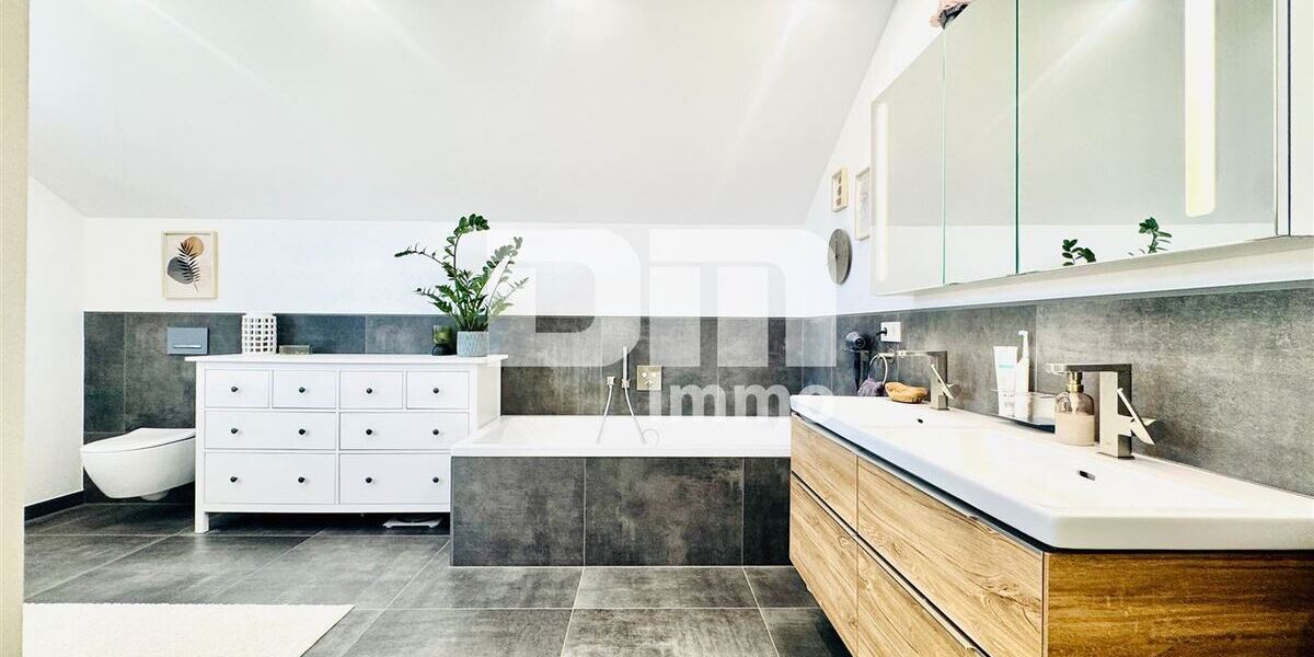 Exklusiver Neubautraum mit Premium-Ausstattung, großer Terrasse und Doppelgarage - Einfamilienhaus Bad Arolsen | Angebot:27023643