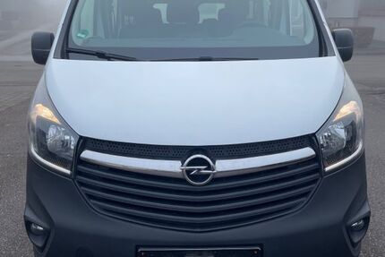 Opel Vivaro 98.000 km 16.800 &euro; Durlangen 73568