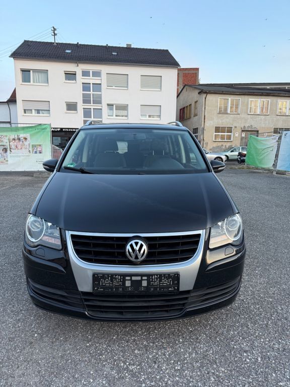VW Touran 182.000 km 3.900 € Fellbach 70736