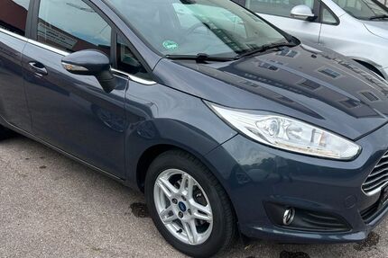 Ford Fiesta 216.000 km 3.150 &euro; Regensburg 93055