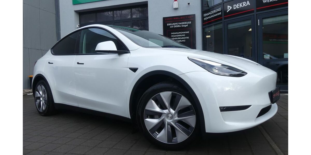 Tesla Model Y 23.528 km 41.800 &euro; Berlin 13156