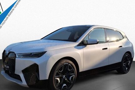 BMW iX 12.936 km 47.990 &euro; Braunschweig 38112