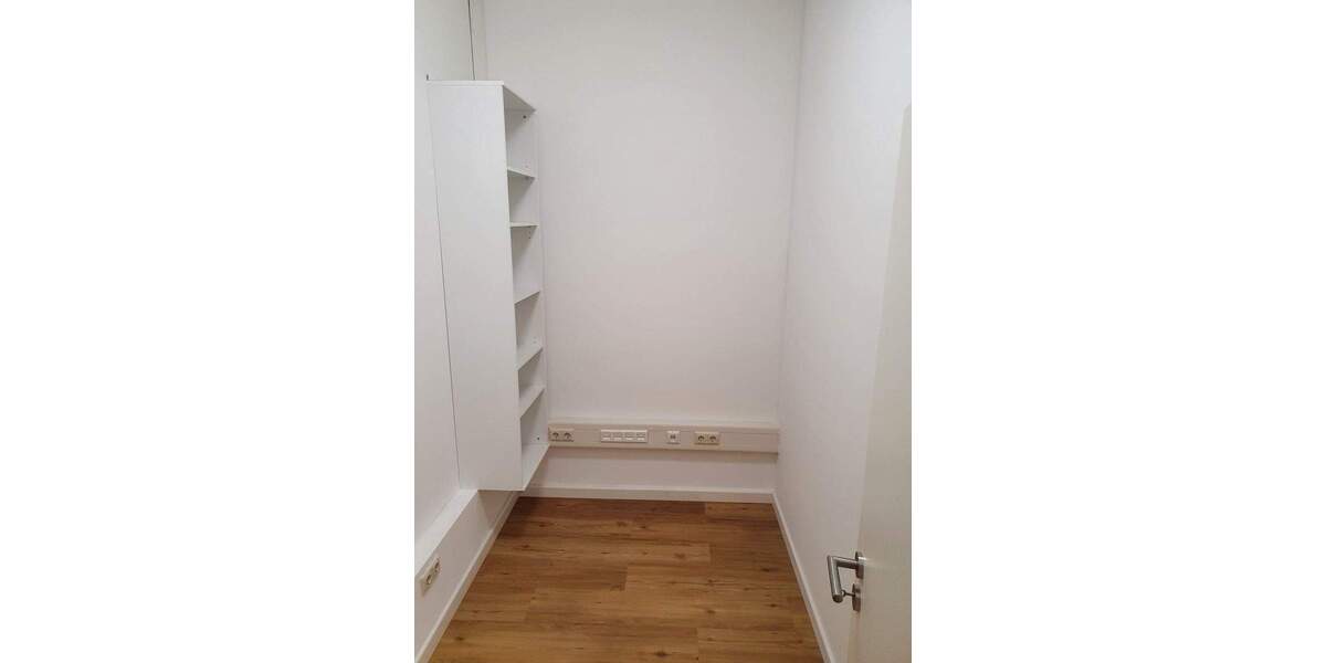 Gewerbeobjekt Waldkraiburg - 5 Zimmer, 126 m&sup2;, 995&euro; | Angebot:26616566