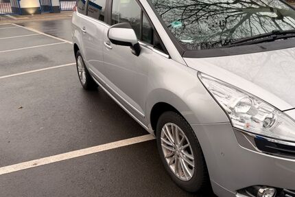 Peugeot 5008 255.000 km 4.600 &euro; gelsenkirchen 45883