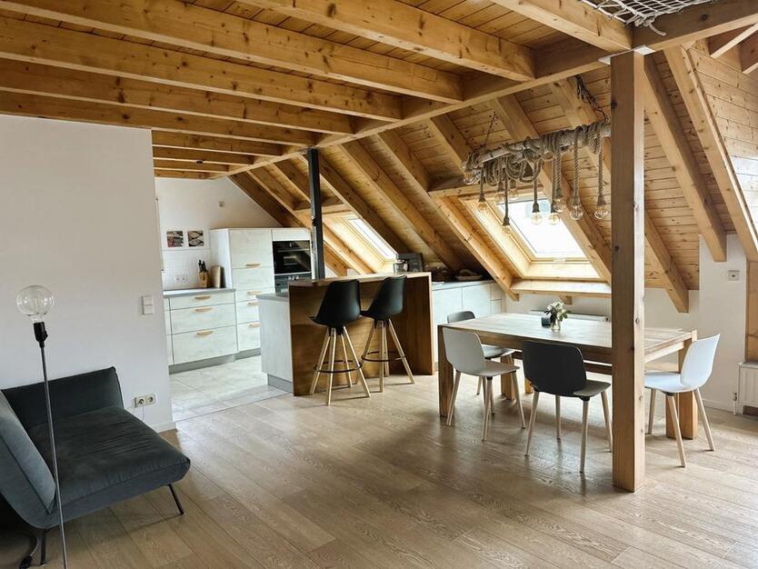 Möblierte 4 Zimmer Maisonette Wohnung für 1 Jahr in Steißlingen