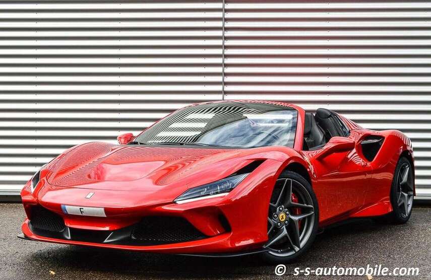 Ferrari F8 Spider 7.668 km 325.000 € Weinstadt 71384
