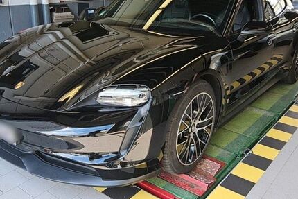 Porsche Taycan 60.000 km 59.970 &euro; Helmstedt 38350