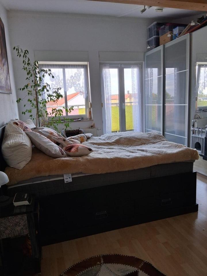 2 Zimmer Wohnung in Hönow Hoppegarten bei Berlin mit großer Dachterrasse EBK Tiefgarage zimmer
