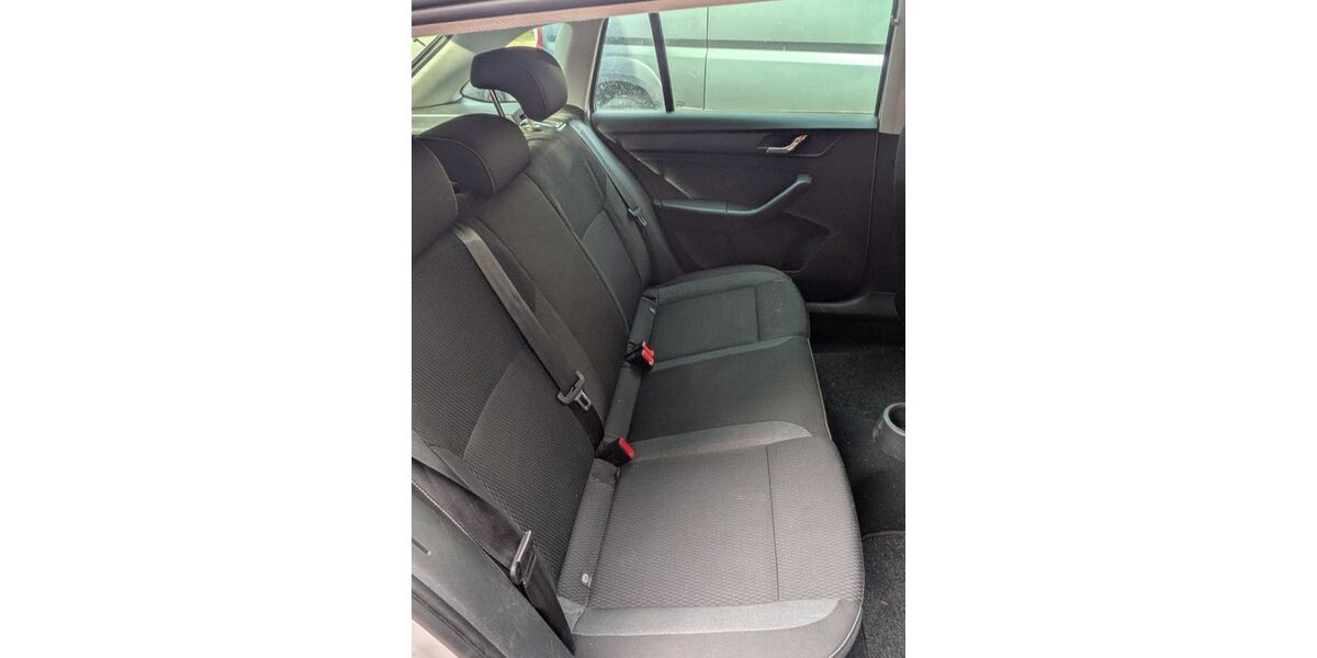 Skoda Rapid 186.300 km 4.500 &euro; Achern 77855