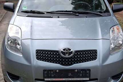 Toyota Yaris 38.000 km 4.800 &euro; Röderland 04932