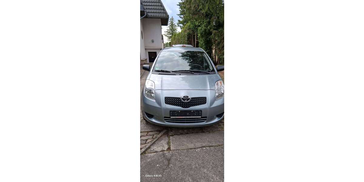Toyota Yaris 38.000 km 4.800 &euro; Röderland 04932
