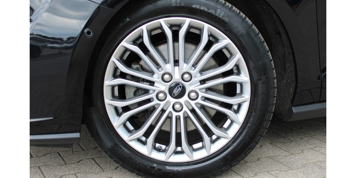 Ford Focus Titanium KLIMA/NAVI/SHZ/KAMERA/SPUR/ACC 134.213 km 10.990 &euro; Hatten 26209