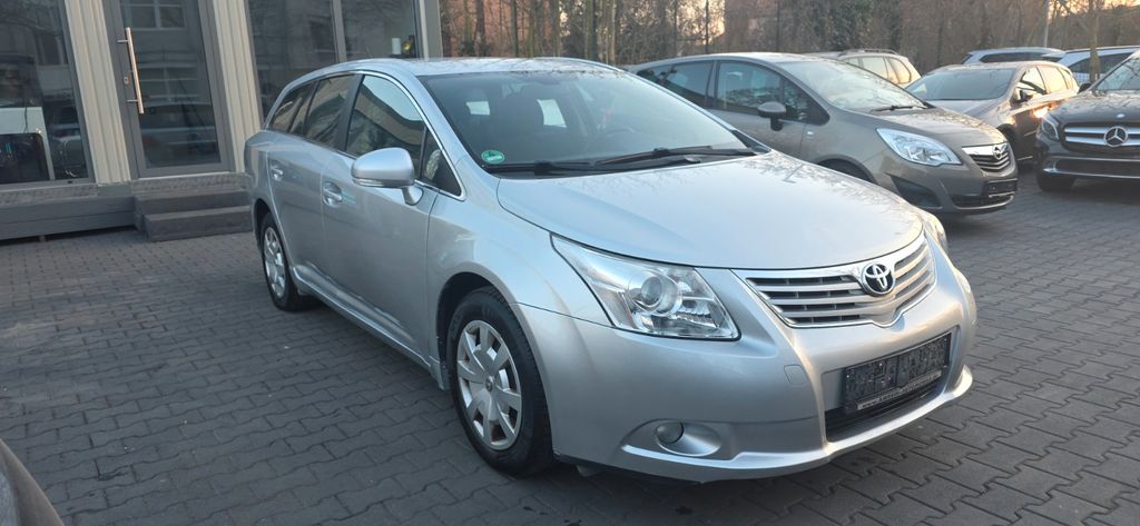 Toyota Avensis 79.854 km 9.199 &euro; Berlin 13581