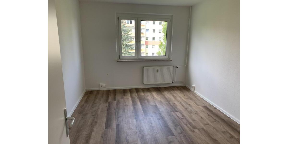 Etagenwohnung Gera Lusan - 5 Zimmer, 107 m&sup2;, 600&euro; | Angebot:26179983