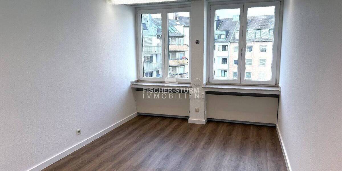 Gewerbeobjekt Düsseldorf Stadtmitte - 5 Zimmer, 104 m&sup2;, 1.360&euro; | Angebot:26346033