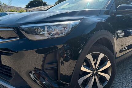 Kia Stonic 67.741 km 14.690 &euro; Großbeeren 14979