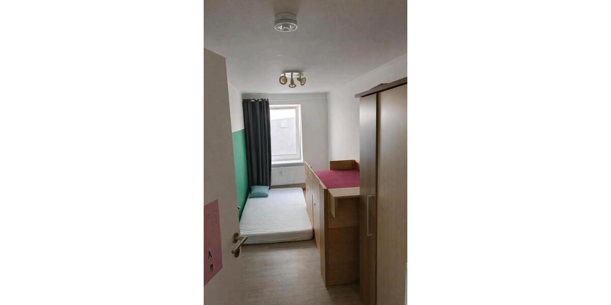 Dachgeschoßwohnung Barmstedt - 3.5 Zimmer, 120 m&sup2;, 1.100&euro; | Angebot:25977843