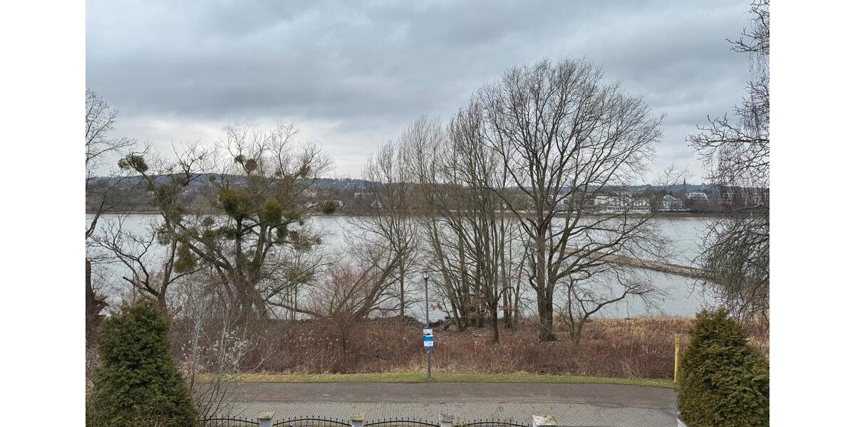 Dachgeschoßwohnung Königswinter - 3 Zimmer, 130 m&sup2;, 1.000&euro; | Angebot:24818713