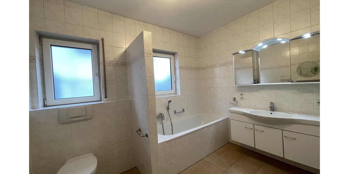 Top Einfamilienhaus in Oberpleis - Einfamilienhaus Königswinter / Oberpleis Oberpleis | Angebot:23818119