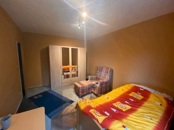 Etagenwohnung Bonn Hardtberg - 5 Zimmer, 17 m&sup2;, 500&euro; | Angebot:24867314