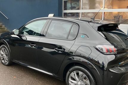 Peugeot 208 15.600 km 14.498 &euro; Röbel Müritz OT Röbel 17207