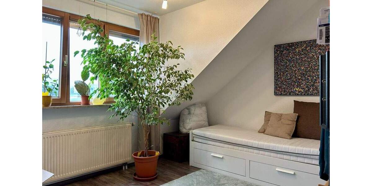 Ihr neues Zuhause im Dachgeschoss...Sonnige 3-Zimmer-DG-Wohnung in Höchstadt 3 zimmer