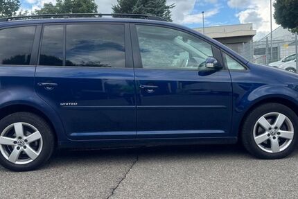 VW Touran 145.088 km 4.999 € Markgröningen 71706