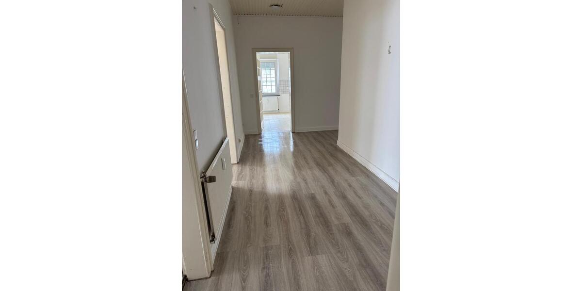 Etagenwohnung Warstein - 3 Zimmer, 124 m&sup2;, 1.100&euro; | Angebot:26648877