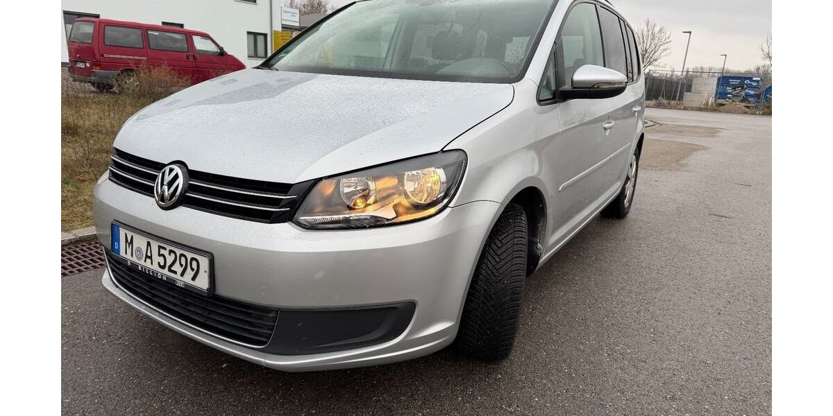 VW Touran 250.147 km 3.999 &euro; München 81245