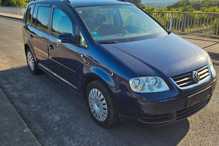 VW Touran 237.500 km 2.999 € Kassel 34127