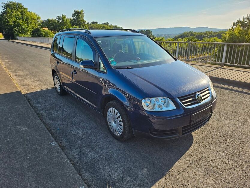 VW Touran 237.500 km 2.999 € Kassel 34127